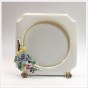 Ceramiczna kwadratowa ramka do fotografii z kwiatami i kokardką R003