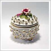 Puzderko ceramiczne jeż średni ażurowy z różową różą P004